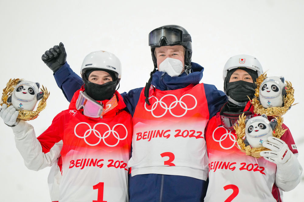 一大波金色冰墩墩来袭！网友：慕了慕了