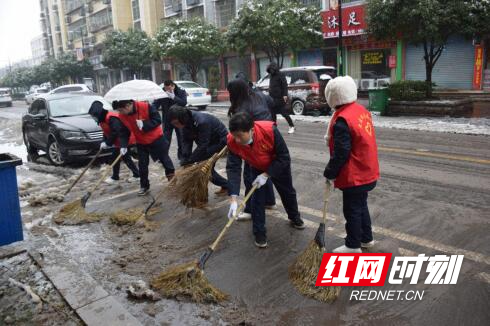 益阳大通湖税务：“蓝红白”三色 勾勒出暖心画卷