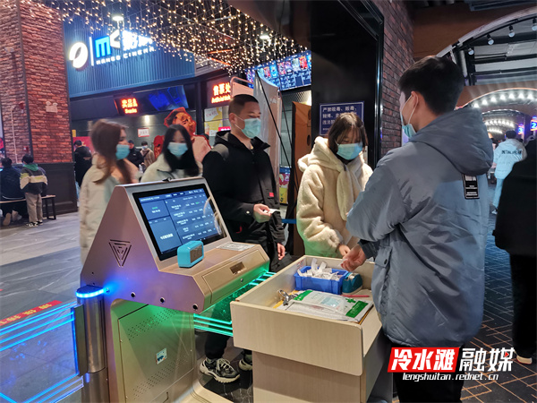 冷水灘：春節(jié)看電影逐漸成“新年俗” 新主流電影受熱捧4.jpg