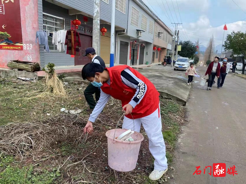环境保护我先行 志愿服务暖人心.jpg 环境保护我先行 志愿服务暖人心.jpg