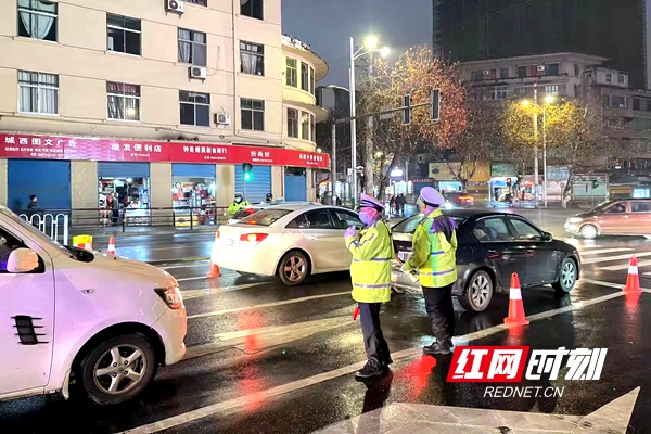 双清交警全力护航春运返程交通安全_邵商网