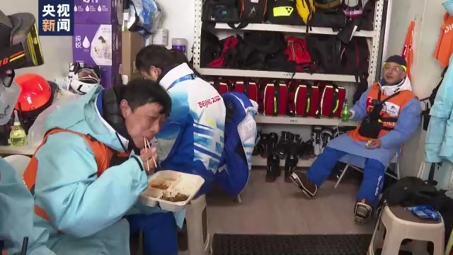新春走基层丨滑雪医生:在冬奥赛道上守护安全