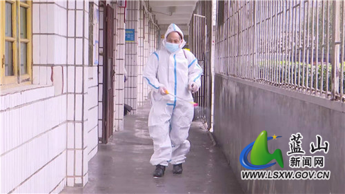 蓝山县开展疫情防控演练 迎接师生平安返校2.jpg 蓝山县开展疫情防控演练 迎接师生平安返校2.jpg