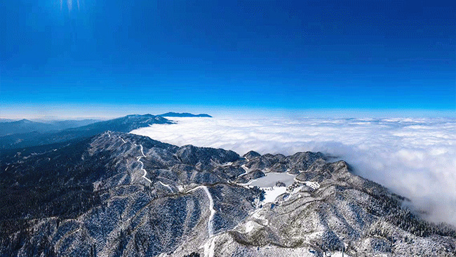 冰雪世界，如梦似幻。潘雨摄