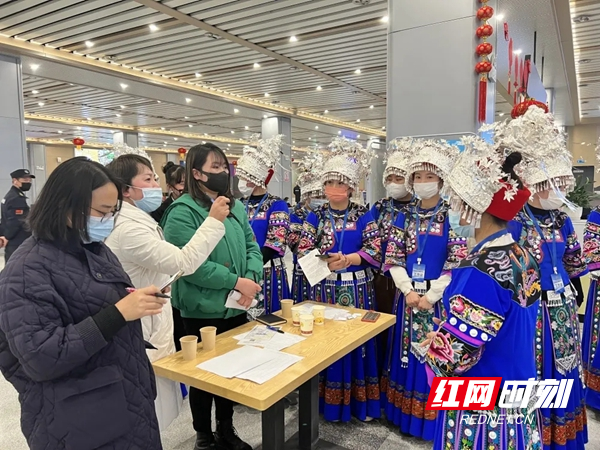 现场打分和点评指导.webp.jpg