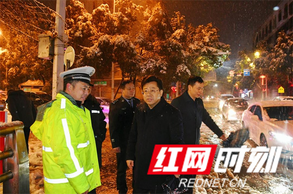 贺朝晖深入一线紧急调度抗冰保畅工作_邵阳头条网