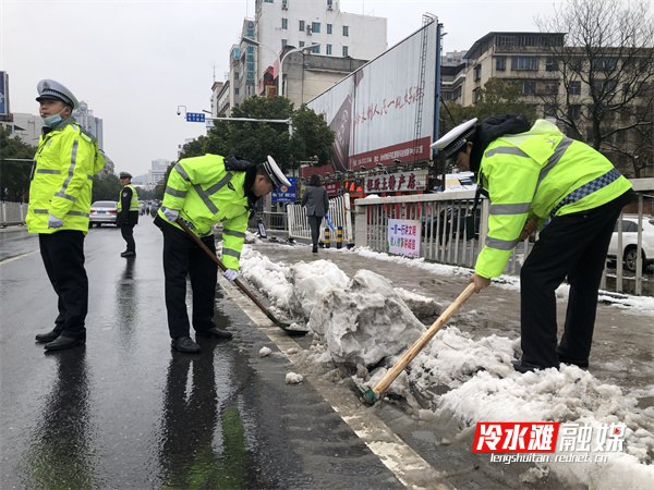 交警.jpg
