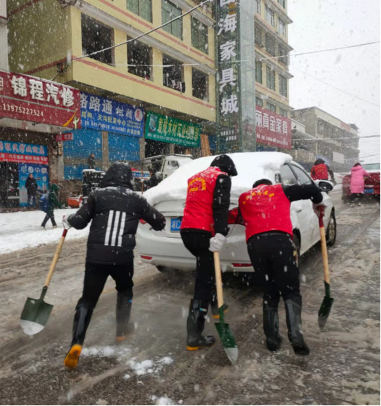湘潭县：以雪为令 迅速吹响除雪“集结号”(1)548.png