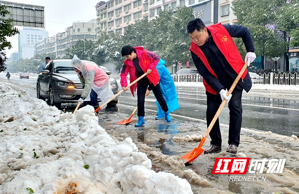 邵东市委办：“浴雪”奋战为城市“解冻”_邵阳头条网