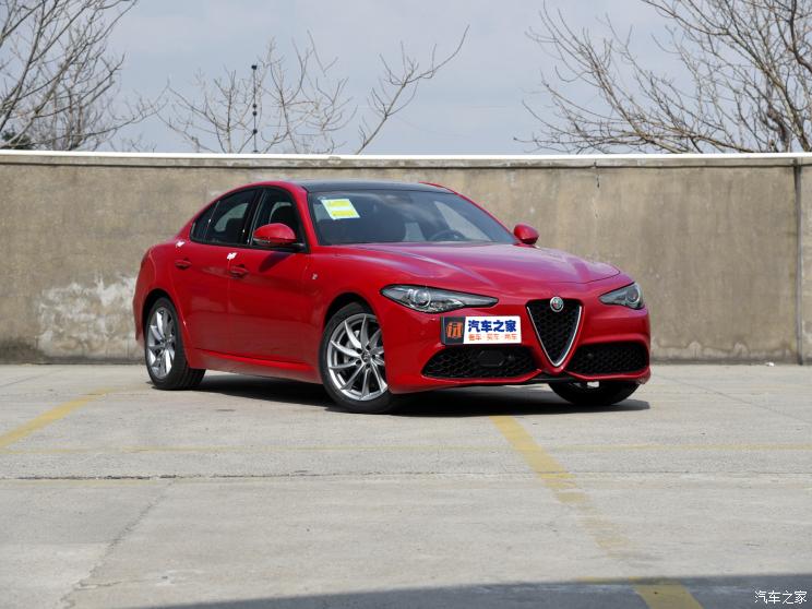 阿尔法·罗密欧 Giulia 2022款 2.0T 280HP Ti 驾控版