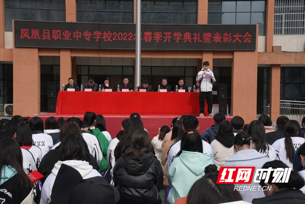 学生代表发言。.jpg