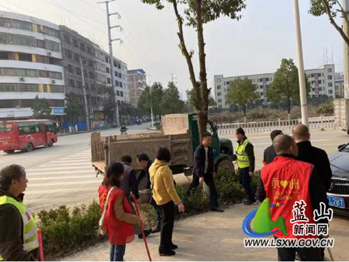 南平社区开展“学雷锋志愿服务”活动.jpg