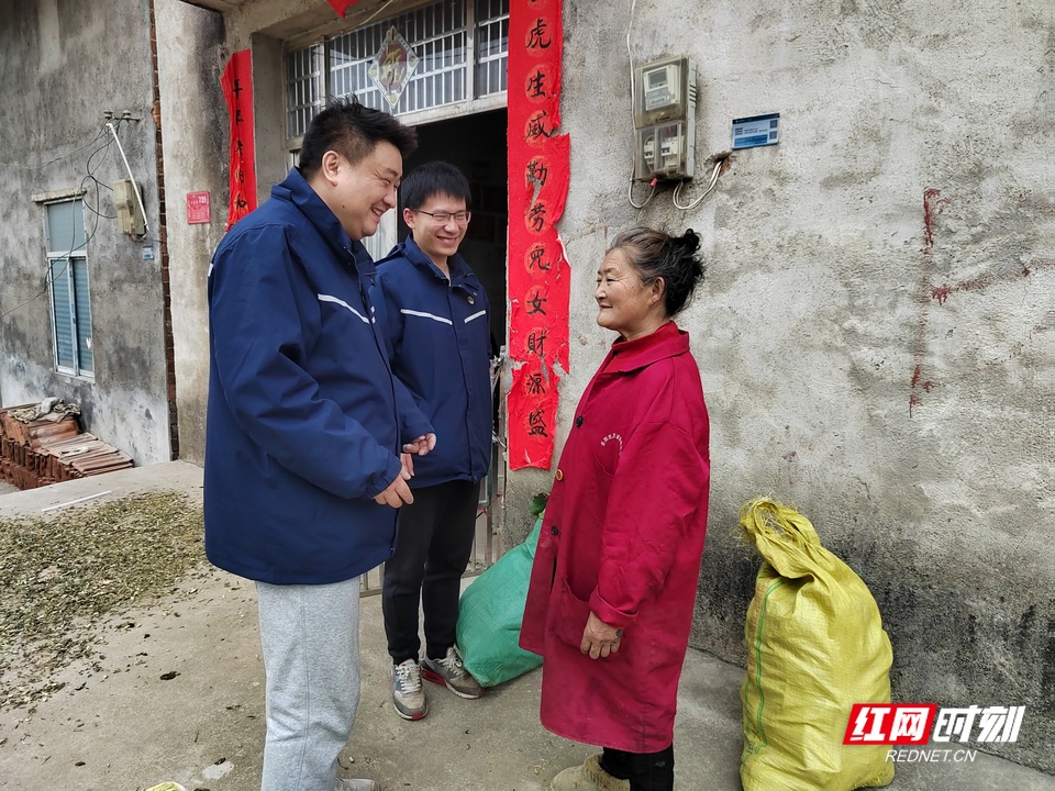 雷锋日岳阳高速志愿活动.jpg