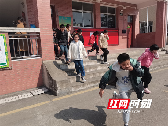 疏散2_张家界.jpg