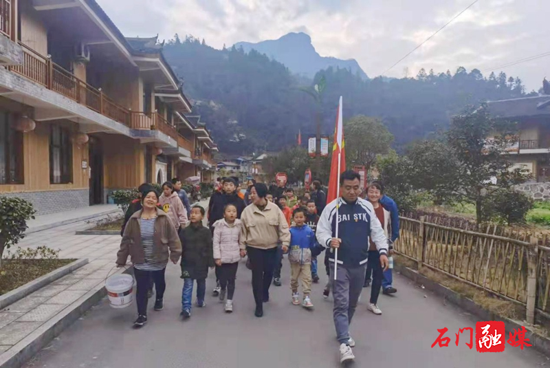 南北镇1.jpg