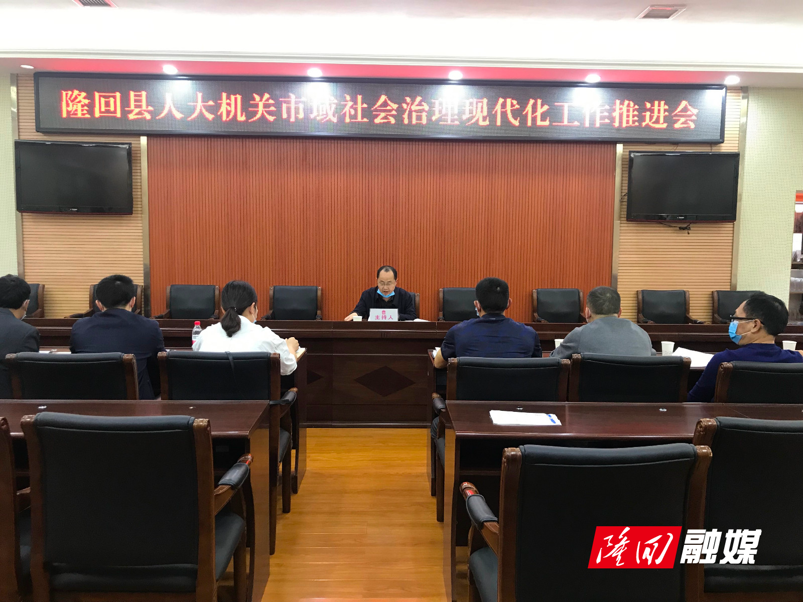 2055548112.jpg 2055548112.jpg