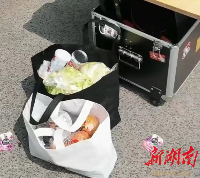 广东自驾男子因疫情滞留怀化 爱心接力让其收获“疫外”温暖！