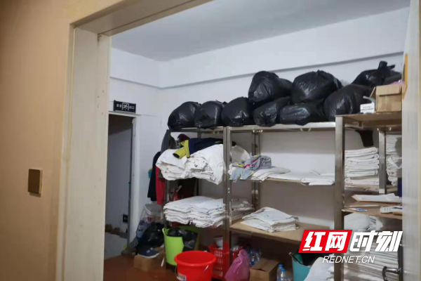 1930297605.jpg 1930297605.jpg