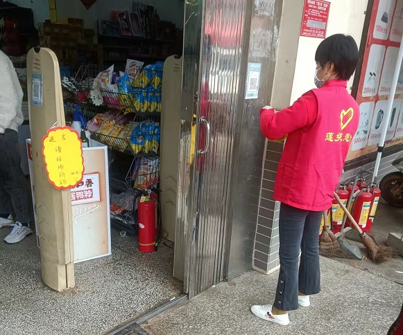 志愿者2.jpg 志愿者2.jpg