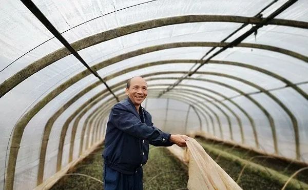 032801.jpg 032801.jpg