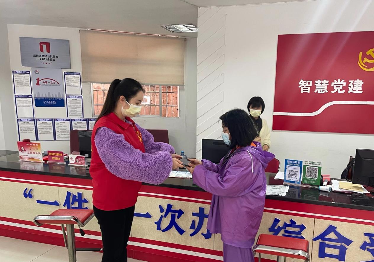 新时代文明实践耀武陵丨穿紫河街道 疫情之下显温暖巾帼传播正能量