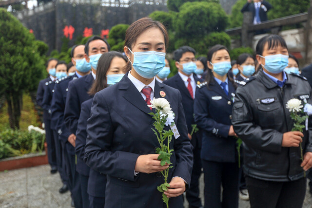 你护山河无恙 我护你安然长眠 龙山县检察院以公益诉讼捍卫英烈荣光