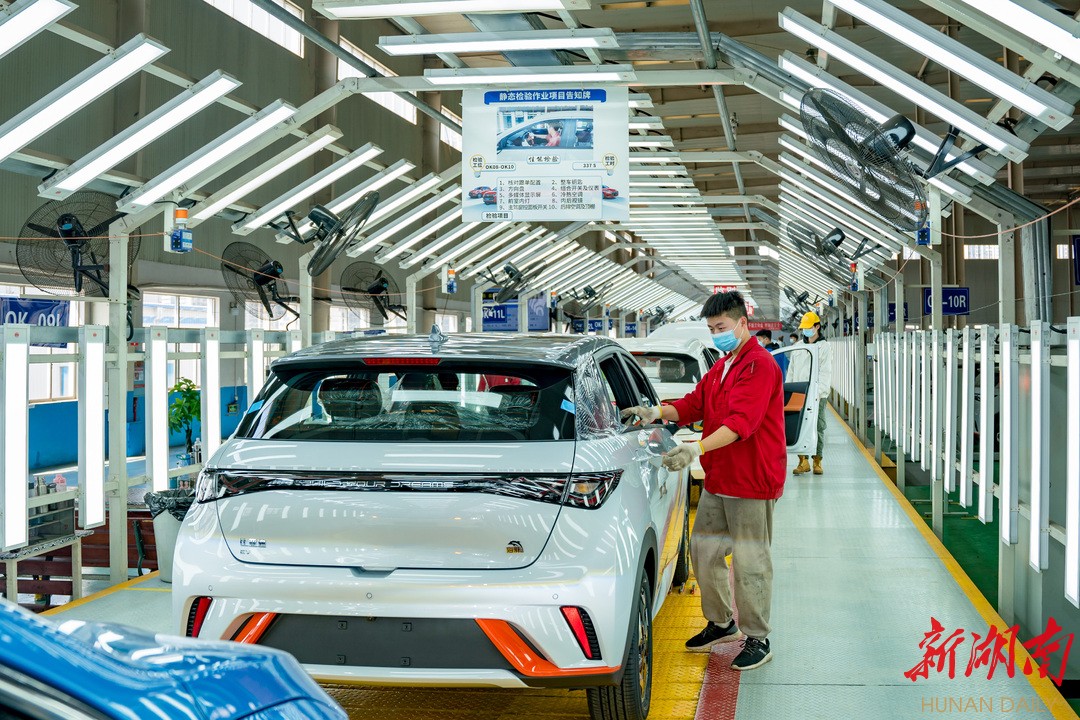 湖南日报|比亚迪告别传统燃油汽车  3月新能源汽车销量刷新纪录