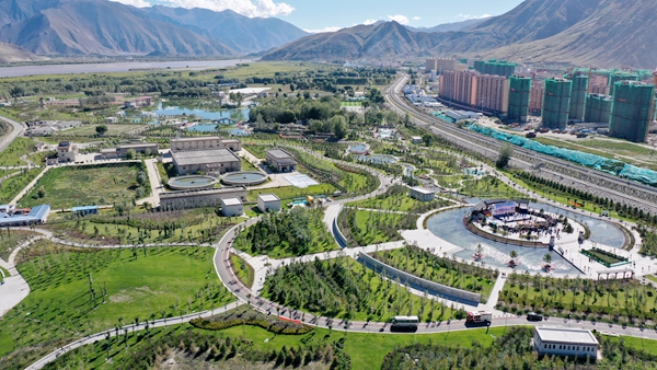 雅砻人民公园局部鸟瞰图 洛桑贡布摄_副本.jpg