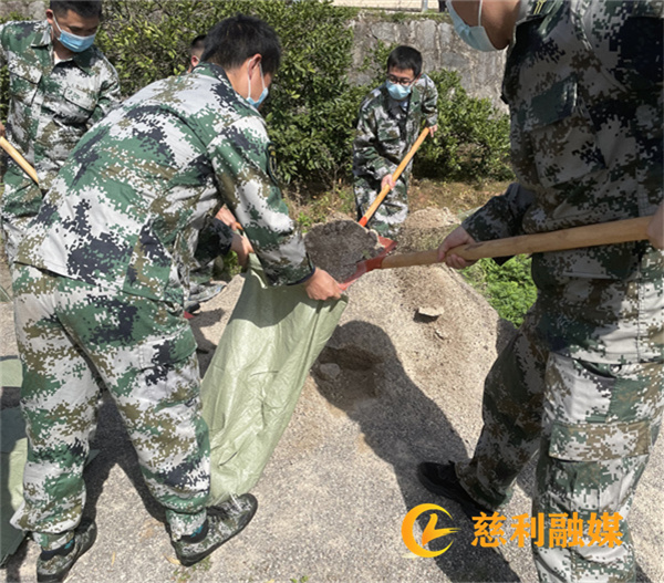 准备沙袋 (2)_副本.jpg