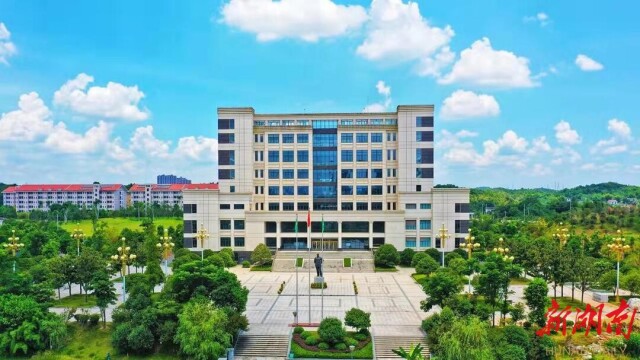 赓续红色血脉　勇担育人使命