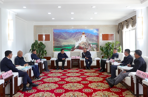 市政府与中国联通西藏分公司座谈。_副本.jpg