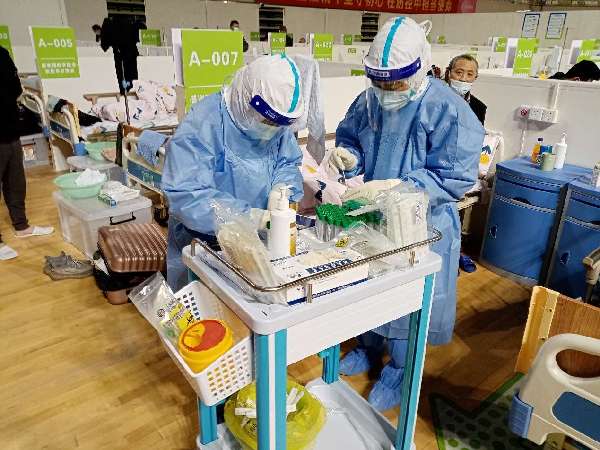 尽锐出战，上海青浦区方舱医院启用