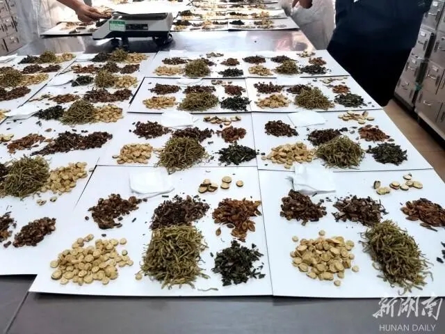 未接种疫苗老人如何预防新冠？湖南中医救治组专家释疑