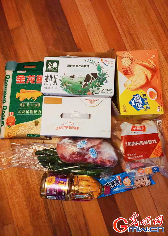 【组图】“守沪者联盟”丨探访上海抗疫一线:核酸 消杀 物资发放