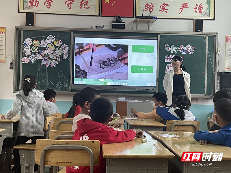 罗塔坪中心学校的胡敬煊.jpg