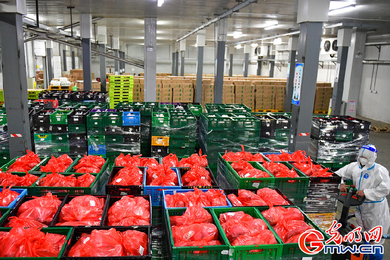 【组图】“守沪者联盟”丨从临时仓库到骑手小哥 上海打通物资供应“最后一公里”