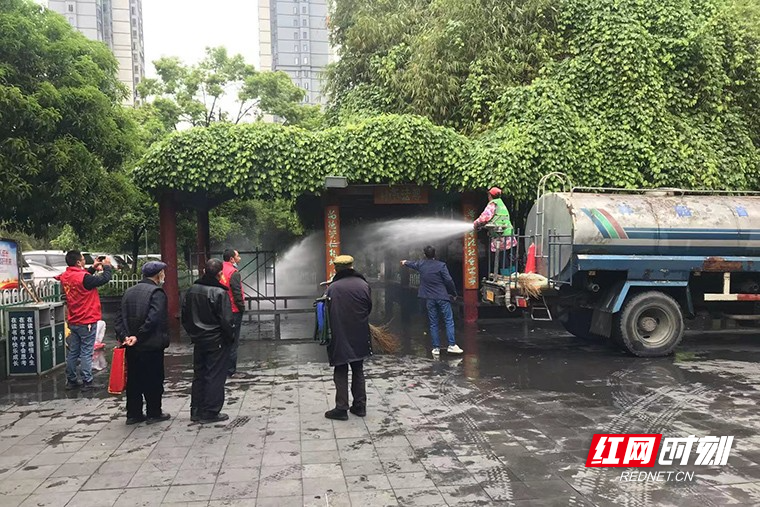 【喜迎二十大·全域文明创建在行动】提升城区绿化品质 让城市“颜值”再展“新绿”3.jpg