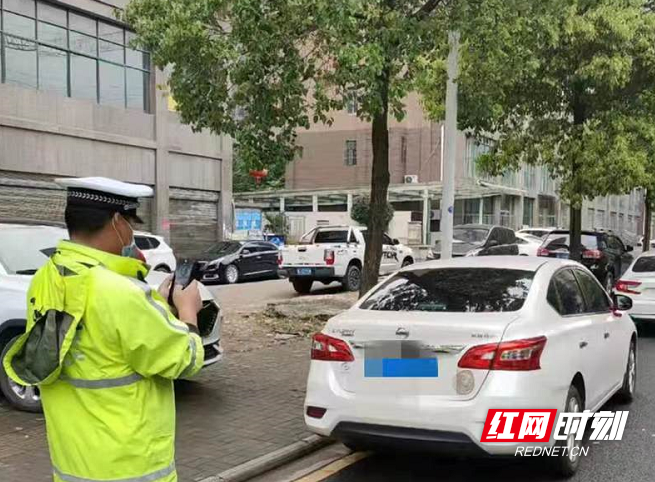 常德鼎城：教育与处罚并重 整治车辆违停