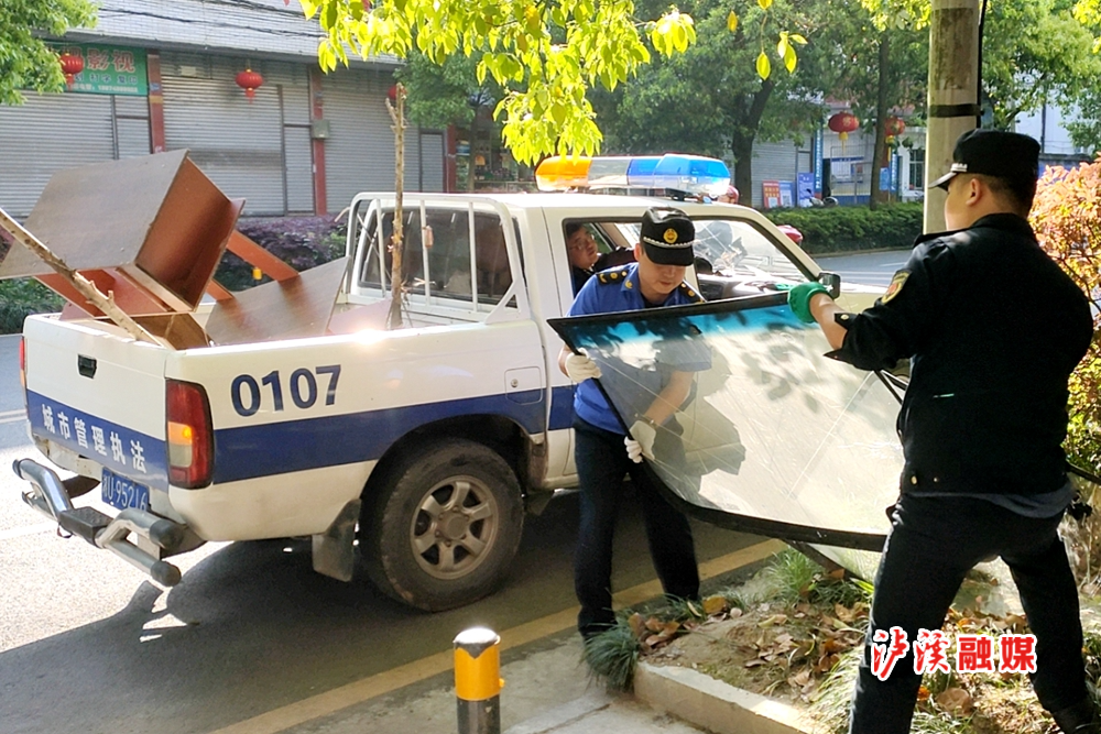 1085405599_副本.jpg