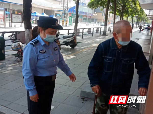 【战疫蓝力量】彼此温暖，警民同心抗疫共续“双向奔赴”的故事