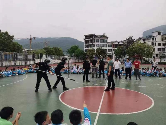 b042da6f4e1e3dc8f479d91721d4ae4.jpg