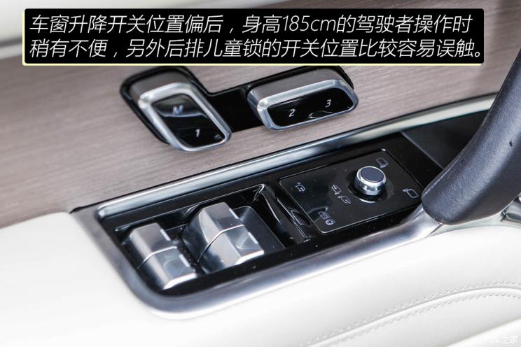 路虎(进口) 揽胜 2022款 4.4 V8 530PS 首发短轴版