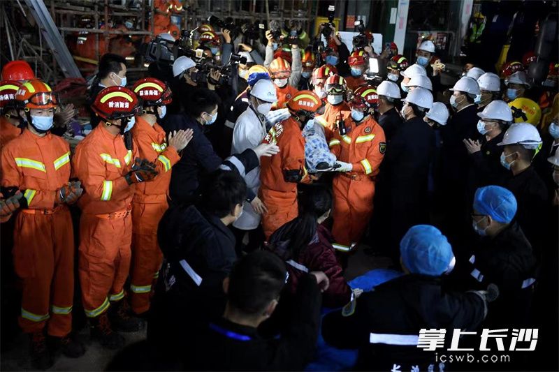 湖南日报|一纸虚假报告，诸多法律思考 ——就长沙居民自建房倒塌事故相关问题专访法律人士