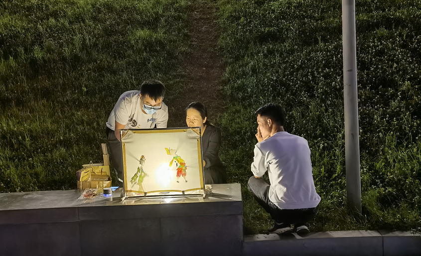 长沙摩登都市下的光与影——皮影戏:猪八戒背媳妇