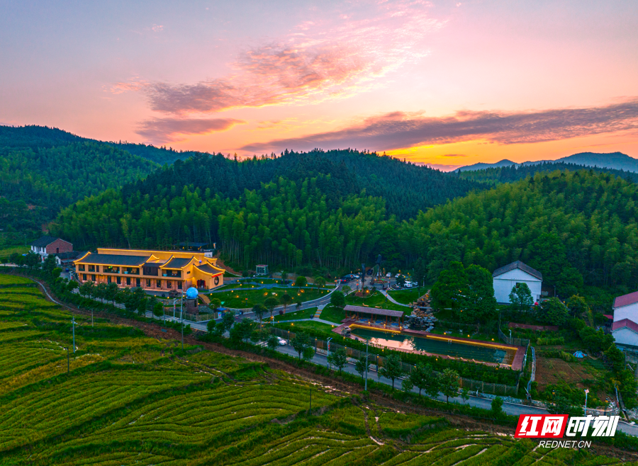 丨世界看湖南③"示范领美"新样板,攸县桃源村成新晋网红打卡点十几米