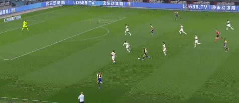 法拉奥尼率先为维罗纳进球。