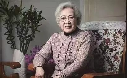 “人民艺术家”秦怡。