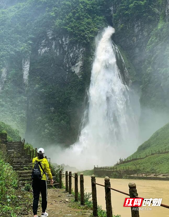 天下第一洞瀑——大龙洞瀑布壁泻飞流太壮观