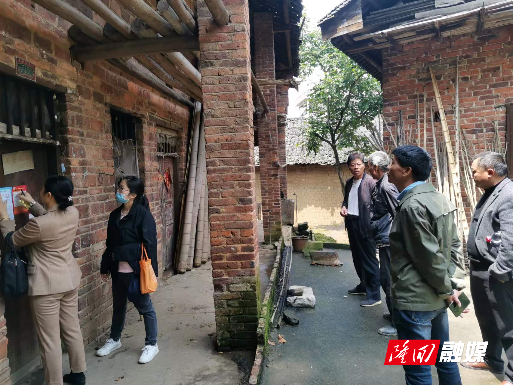 ef6e38c549096619a51e3cd2752219d.jpg ef6e38c549096619a51e3cd2752219d.jpg