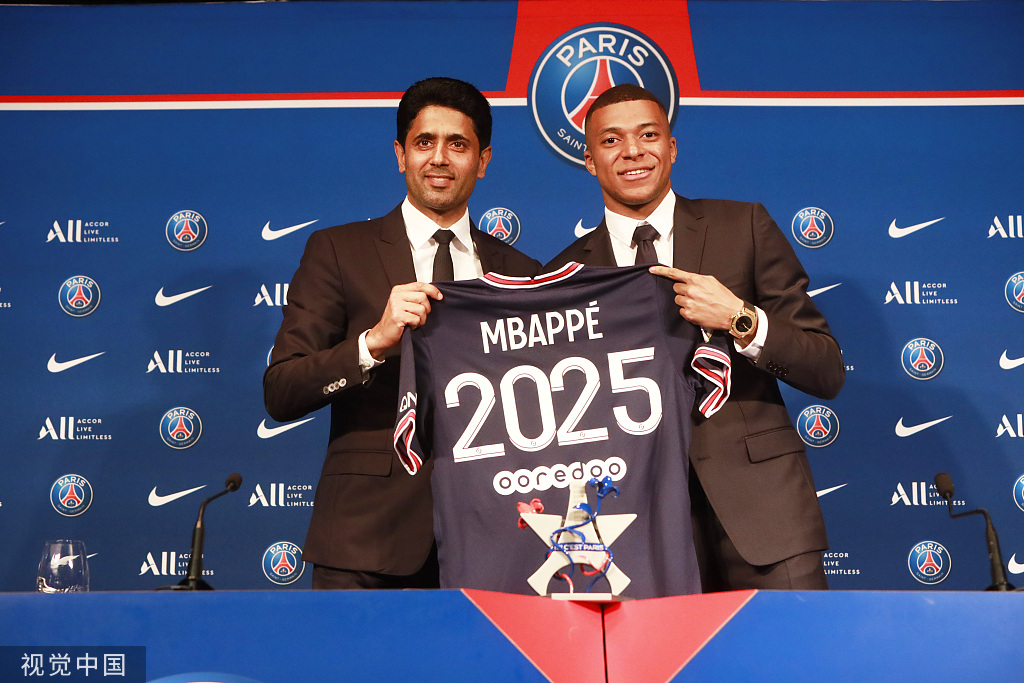 姆巴佩和大巴黎续约至2025年。